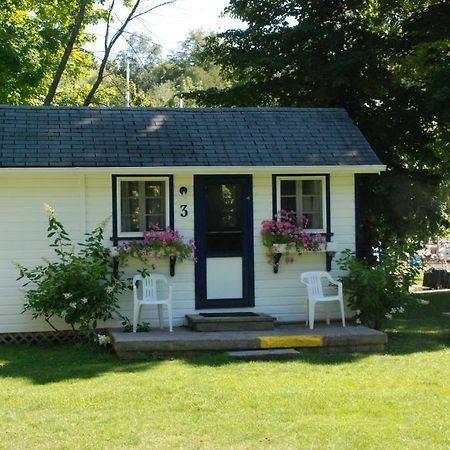 Bayfield River Cottage Colony Inc Bluewater Extérieur photo