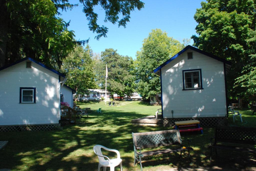 Bayfield River Cottage Colony Inc Bluewater Extérieur photo